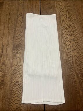 Aritzia Babaton White Ribbed Pencil Skirt